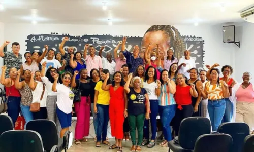 
				
					Professores municipais mantém paralisação de 72 horas em Salvador
				
				