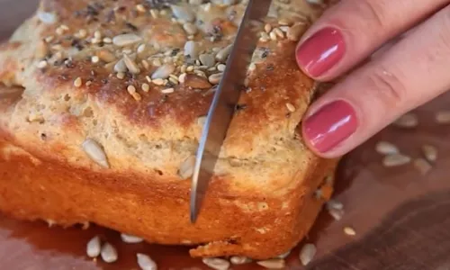 

					Receita genial: pão de liquidificador sem farinha mais fácil do mundo

				