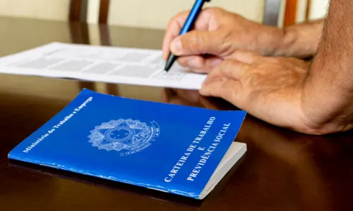  				 					Reforma tributária deve reduzir em 30% alíquota para 18 profissionais 				 				