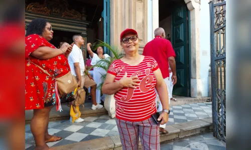 
				
					Reverência e fé: fiéis celebram Santa Bárbara no Pelourinho
				
				