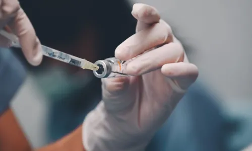  				 					Salvador oferece vacinação contra a dengue e gripe neste sábado (4) 				 				