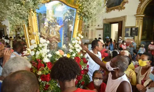 
				
					Santa Luzia recebe homenagens de devotos em Salvador; veja programação
				
				