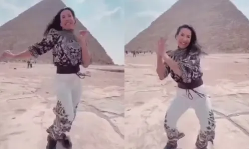  				 					Scheila Carvalho relembra coreografia histórica do É O Tchan; VÍDEO 				 				