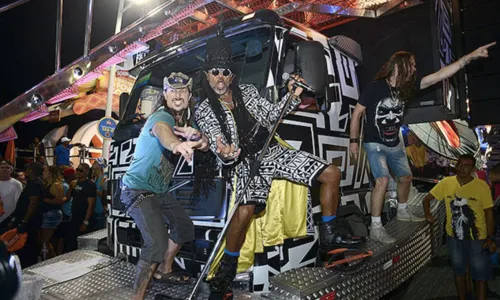 
				
					Sepultura fez show com Carlinhos Brown no Carnaval de Salvador
				
				