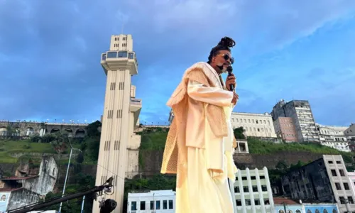  				 					Show de Brown e Larissa Luz teve hit de Beyoncé e cobra da Viradouro 				 				