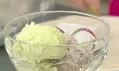 
				
					Sobremesa: aprenda a fazer sorvete de uva com 2 ingredientes
				
				