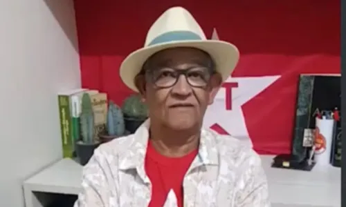 
				
					Suspeito de atropelar ex-vereador na Bahia se apresenta à polícia
				
				