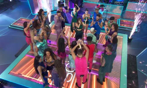 
				
					TV Globo convoca atrações de peso para festas do 'BBB 24'; veja nomes
				
				
