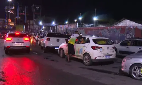  				 					Tempo de espera para embarque de veículos no ferry passa de 2h 				 				