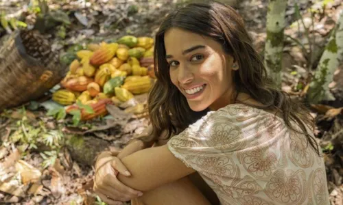 
				
					Theresa Fonseca entrega conselho de Adriana Esteves para 'Renascer'
				
				