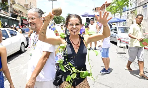 
				
					Tradicional Mudança do Garcia se prepara para desfile; veja fotos
				
				