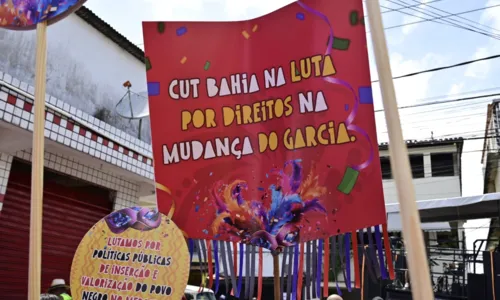 
				
					Tradicional Mudança do Garcia se prepara para desfile; veja fotos
				
				