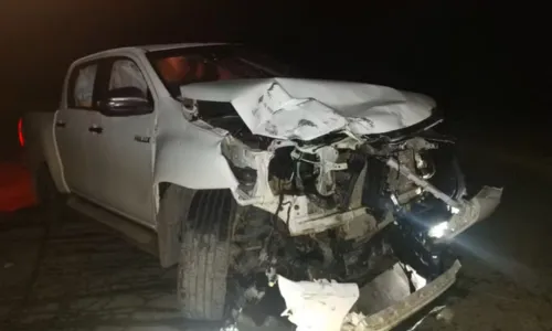 
				
					Três pessoas morrem em acidente envolvendo caminhonete no sul da Bahia
				
				