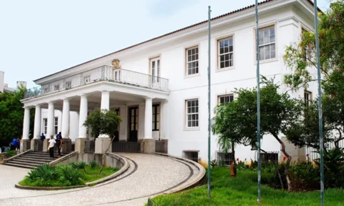 

					UFBA anuncia corte de R$ 13 milhões no orçamento de 2024

				