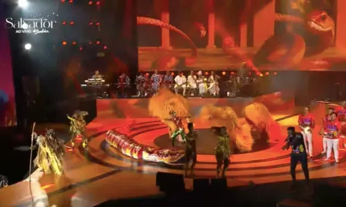 
				
					VÍDEO: Viradouro leva cobra gigante de desfile para palco de Salvador
				
				