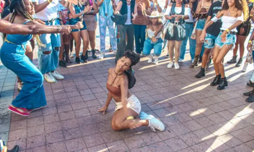 
				
					VÍDEO: fãs de Beyoncé fazem flashmob no Farol da Barra
				
				