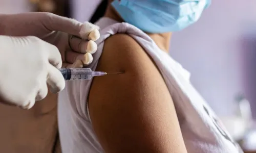  				 					Vacinação contra gripe acontece em mais de 40 postos neste sábado (20) 				 				