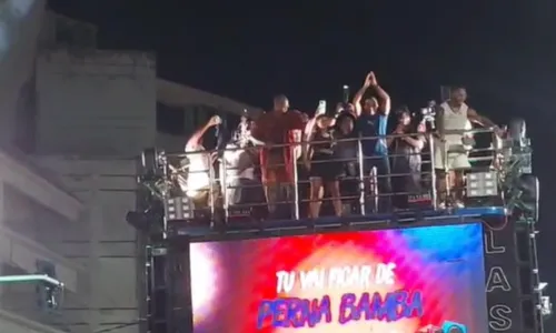 
				
					Vídeo: Bruno Reis dança 'Perna Bamba' com a filha no 'Pipoco'
				
				