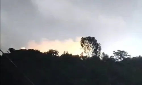  				 					Vídeos: clarão após incêndio assusta moradores em Salvador e RMS 				 				