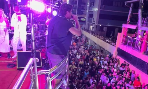 
				
					Xamã arrasta multidão com 'Bloco do Malvadão' no Carnaval de Salvador
				
				