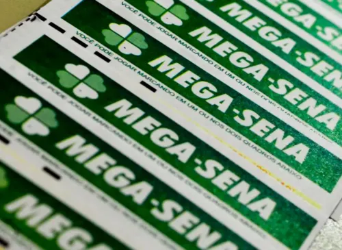 Mega-Sena 2720: ninguém acerta dezenas e prêmio volta a acumular