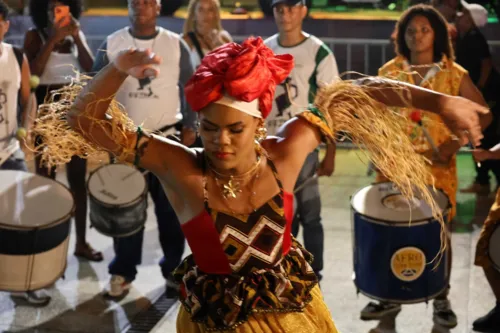 
				
					12ª Noite da Beleza Negra em Sussuarana terá prêmio de até R$ 5 mil
				
				