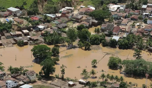 
				
					21 municípios estão em situação de emergência devido à chuva na BA
				
				