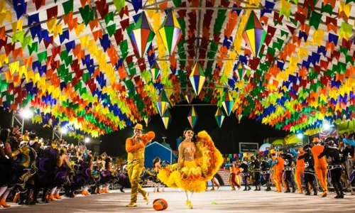 
				
					Campeonato de Quadrilhas Juninas reúne mais de 60 grupos de toda Bahia
				
				