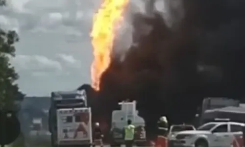 
				
					Acidente com caminhão-tanque afeta voos no aeroporto de Conquista
				
				