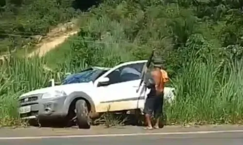 
				
					Agricultor dá carona, sofre tentativa de assalto e detém suspeito
				
				