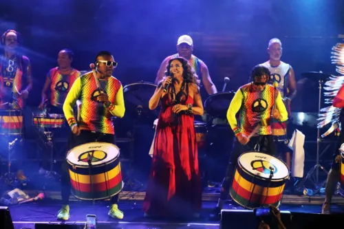 
				
					Alinne Rosa, Daniela Mercury e Jacaré marcam presença no Olodum; FOTOS
				
				