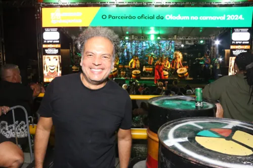 
				
					Alinne Rosa, Daniela Mercury e Jacaré marcam presença no Olodum; FOTOS
				
				