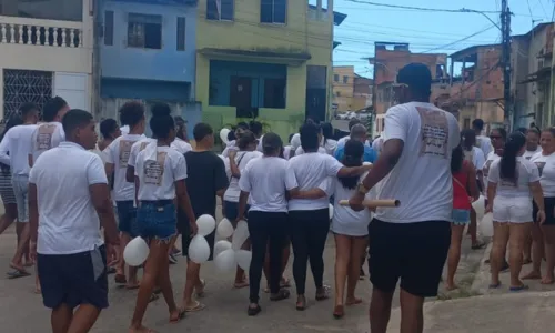 
				
					Amigos e familiares de Iago Justiniano realizam caminhada por justiça
				
				