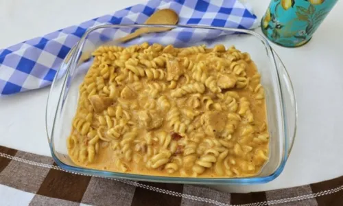 
				
					Aprenda a fazer macarrão com frango na panela de pressão em 30 minutos
				
				