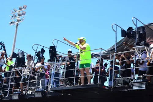 
				
					Arrastão: confira as fotos da despedida do Carnaval em Salvador
				
				