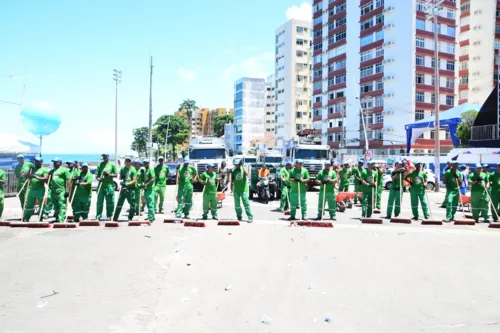 
				
					Arrastão: confira as fotos da despedida do Carnaval em Salvador
				
				