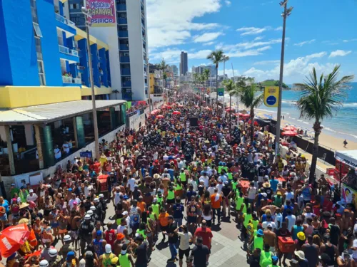 
				
					Arrastão: confira as fotos da despedida do Carnaval em Salvador
				
				