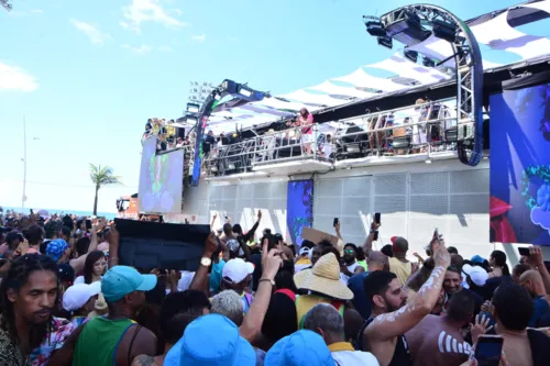 
				
					Arrastão: confira as fotos da despedida do Carnaval em Salvador
				
				