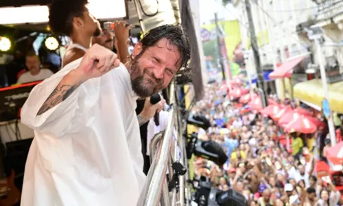 
				
					Atraso, passarela e pipoca na chuva: veja como foi 2º dia de Carnaval
				
				