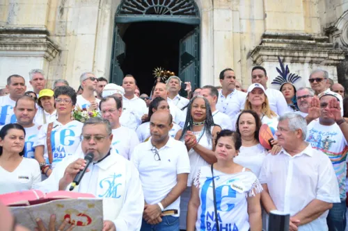 
				
					Autoridades e políticos participam da Lavagem do Bonfim; FOTOS
				
				