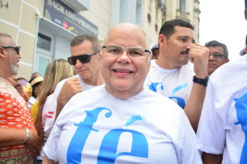 
				
					Autoridades e políticos participam da Lavagem do Bonfim; FOTOS
				
				