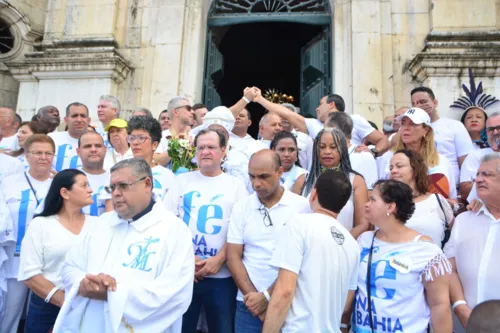 
				
					Autoridades e políticos participam da Lavagem do Bonfim; FOTOS
				
				