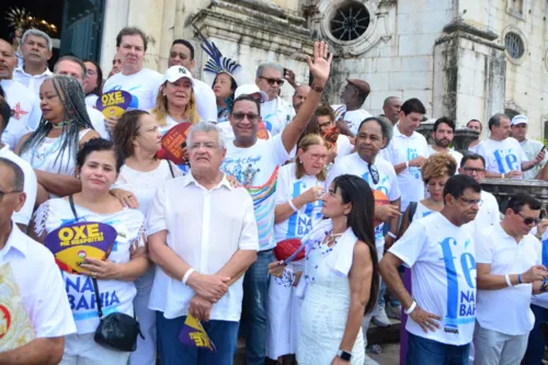 
				
					Autoridades e políticos participam da Lavagem do Bonfim; FOTOS
				
				