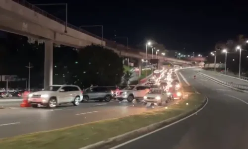 
				
					BAxVI deixa trânsito congestionado no entorno da Arena Fonte Nova
				
				