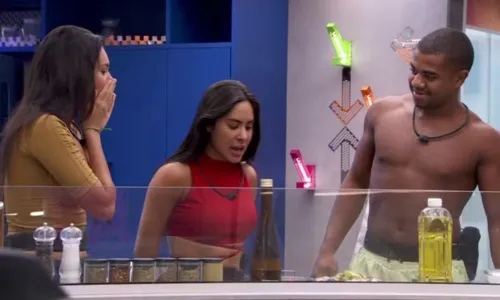 
				
					'BBB 24': Davi faz bolo confeitado com frutas e impressiona brothers
				
				