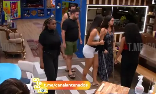 
				
					'BBB 24': Giovanna quebra pé e ficará com bota ortopédica
				
				