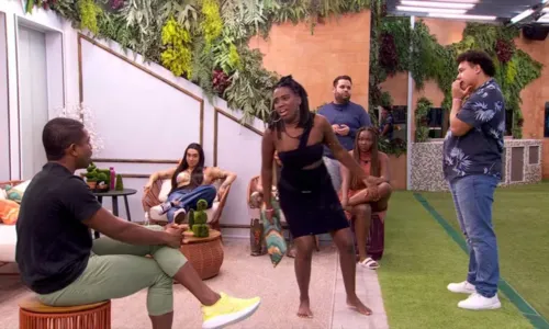 
				
					BBB 24: Yasmin xinga Davi e baiano chama Leidy Elin de cobra em briga
				
				