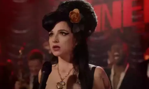 
				
					'Back To Black': cinebiografia de Amy Winehouse ganha primeiro trailer
				
				