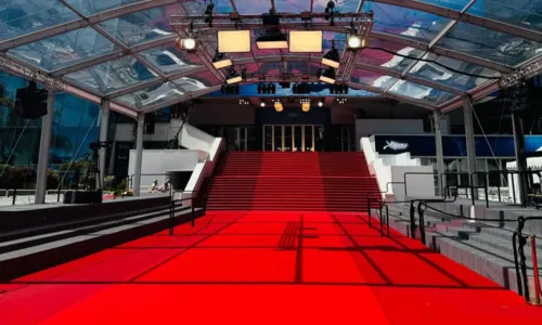 
				
					Cineasta baiana conta experiência no Festival de Cannes: 'Contagiada'
				
				