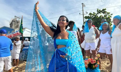 
				
					Baiana se veste de Iemanjá como homenagem: 'Isso representa gratidão'
				
				